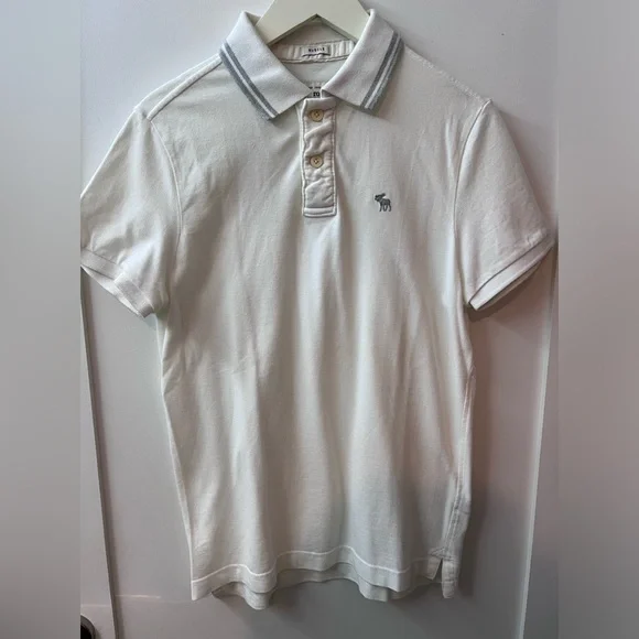 Men’s Abercrombie and fitch white polo. Size medium. Muscle fit - Picture 2 of 6